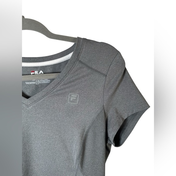 FILA Sport Women’s V-Neck Athletic Top Gray Size XS Short Sleeve Performance Tee - Picture 2 of 4